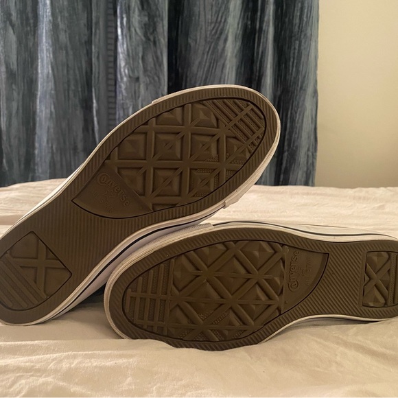 CONVERSE Chuck Taylor All Star High Top Shoes, Special Edition, W 7 / M 5 - Picture 5 of 8